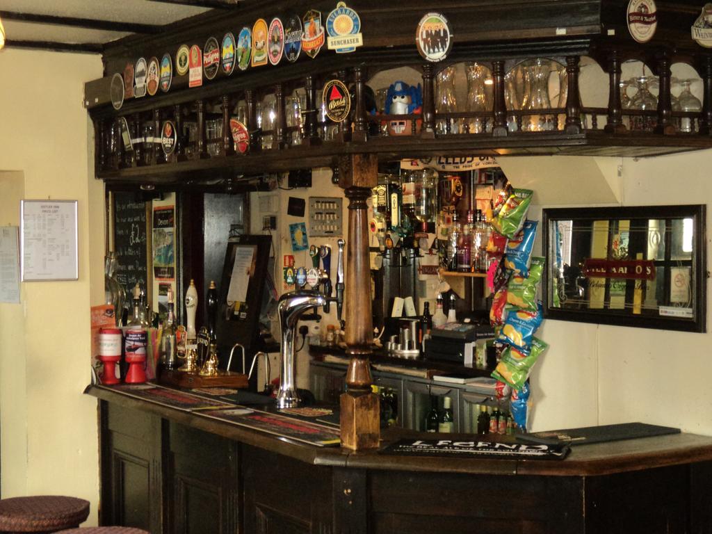 Ostler Inn Uffculme Exterior foto