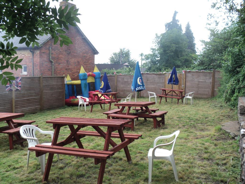 Ostler Inn Uffculme Exterior foto